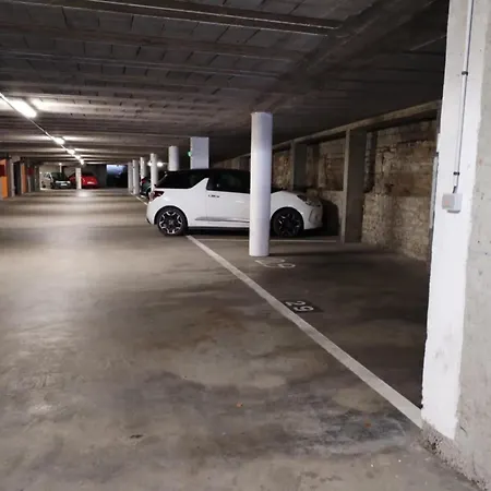 Centre Avec Parking Privatif *